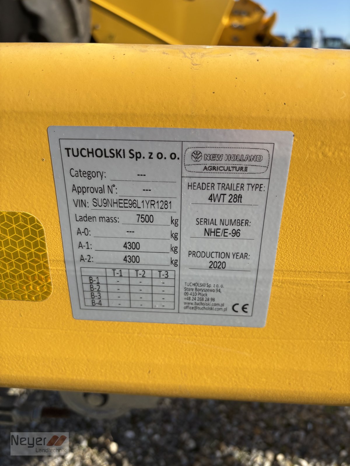 Schneidwerk of the type New Holland Schneidwerk VARIFEED 8,53 m | Raps-Kit | 4-Rad 40 kmh, Gebrauchtmaschine in Bad Waldsee Mennisweiler (Picture 6)